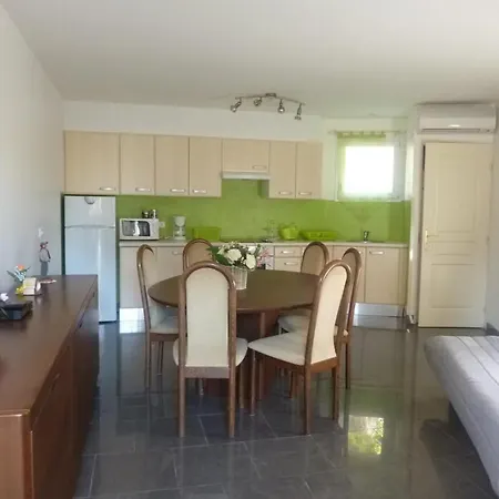 Les Rochers Hotel apartamentowy