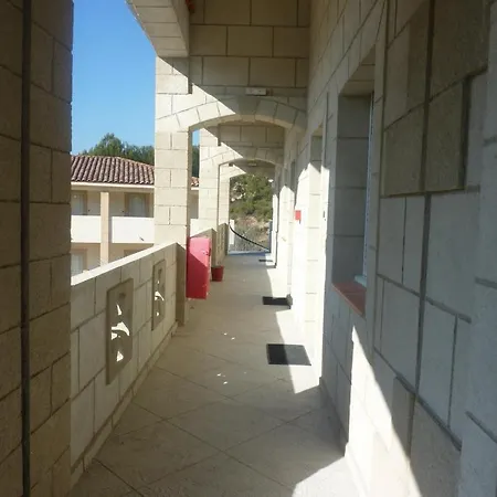 Hotel apartamentowy Les Rochers *