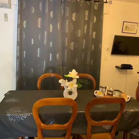 Les Rochers Hotel apartamentowy *
