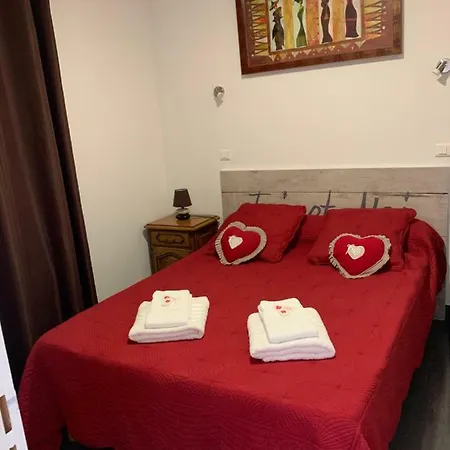 Les Rochers Hotel apartamentowy *